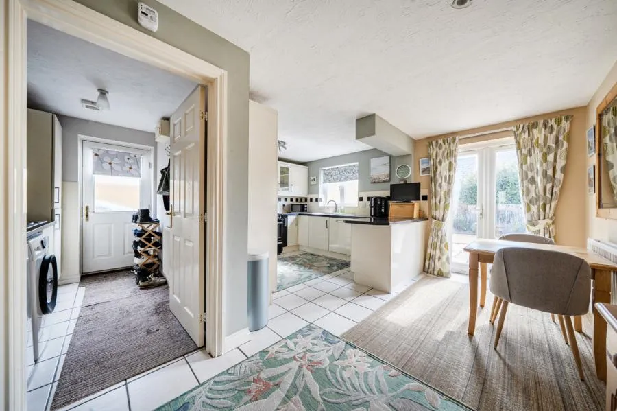 Barley Crescent, Carterton, OX18, photo 8