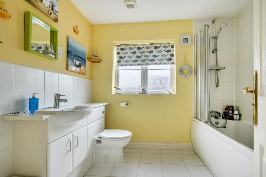 Barley Crescent, Carterton, OX18, photo 17