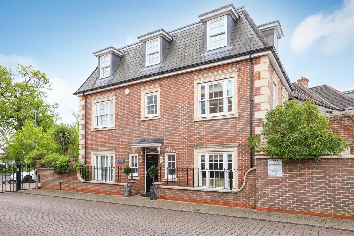 Lincoln Grove, Weybridge, KT13, photo 23