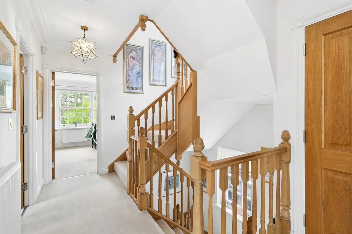 Lincoln Grove, Weybridge, KT13, photo 11