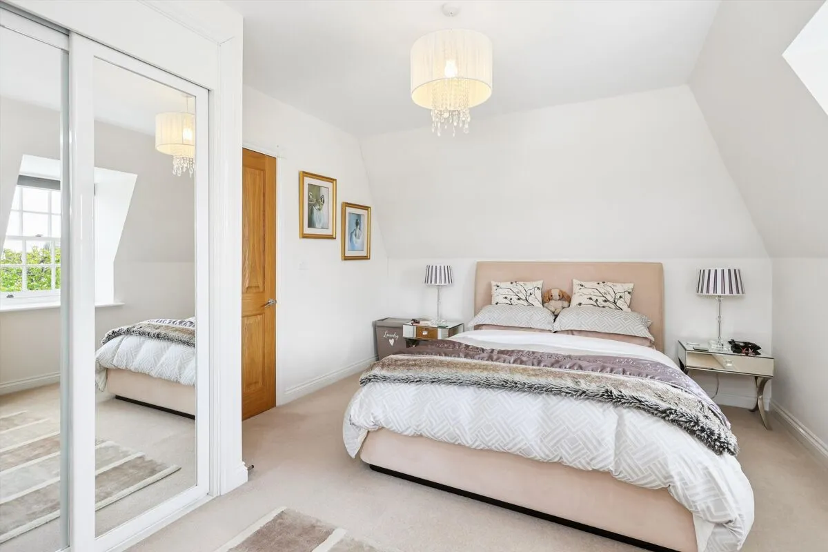 Lincoln Grove, Weybridge, KT13, photo 12
