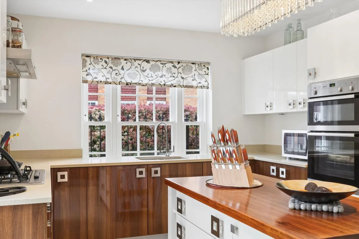 Lincoln Grove, Weybridge, KT13, photo 4