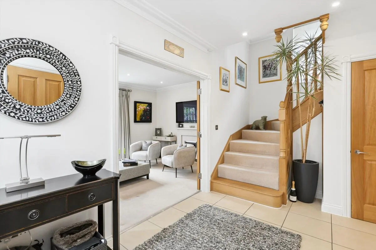 Lincoln Grove, Weybridge, KT13, photo 9