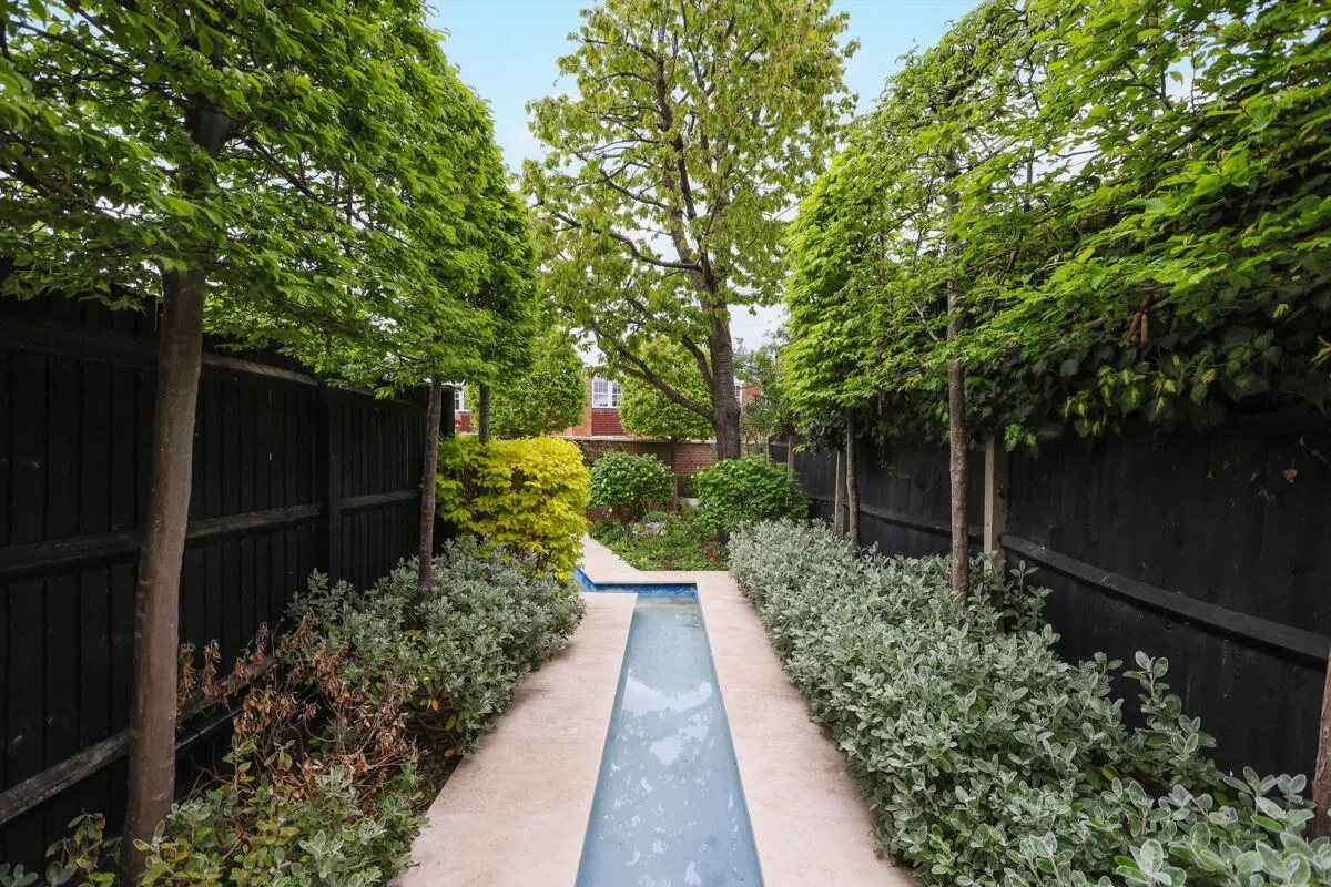 Lincoln Grove, Weybridge, KT13, photo 18