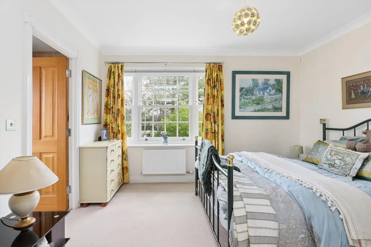 Lincoln Grove, Weybridge, KT13, photo 14