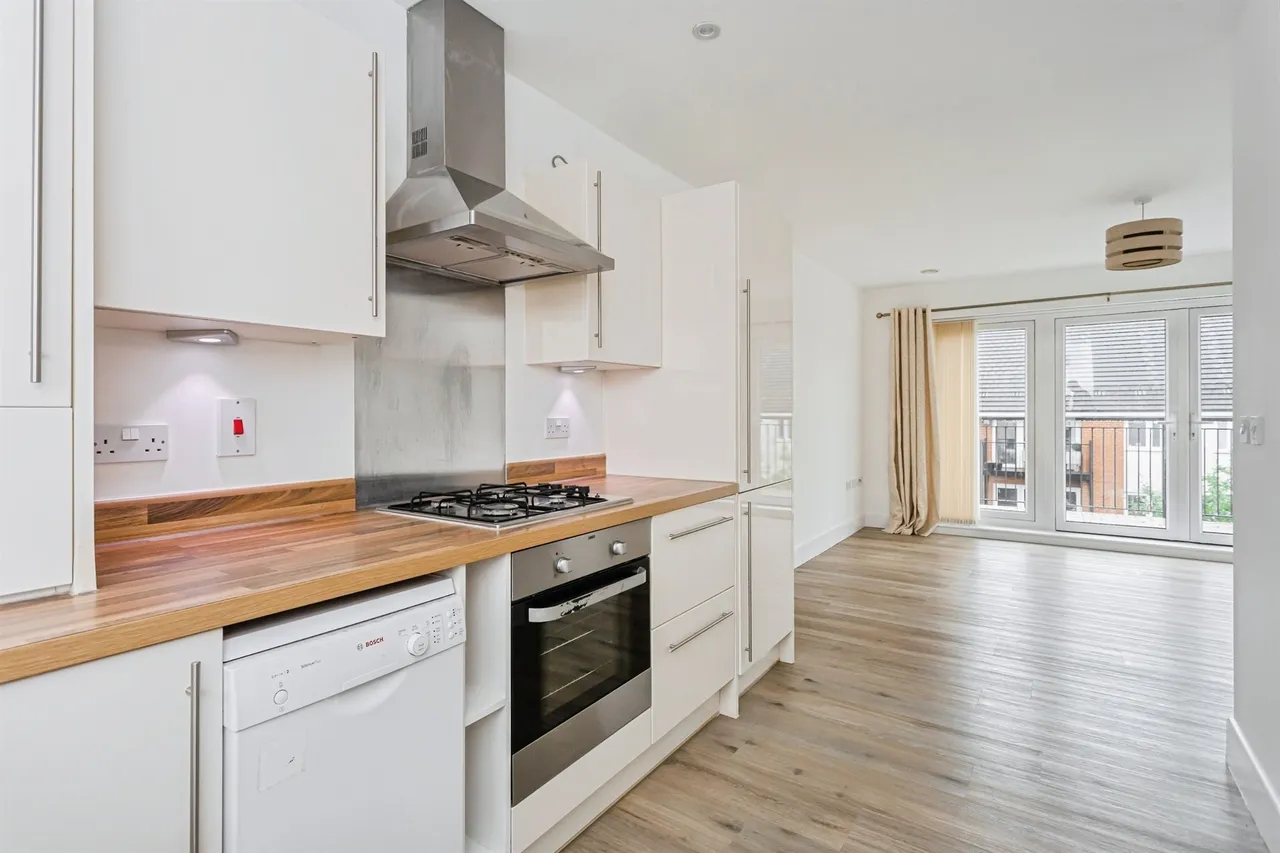 Lexington Drive, Haywards Heath, photo 3