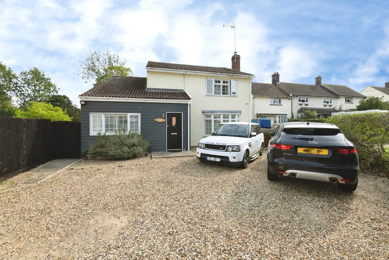 4 bed house for sale, The Street, Bradwell, CM77