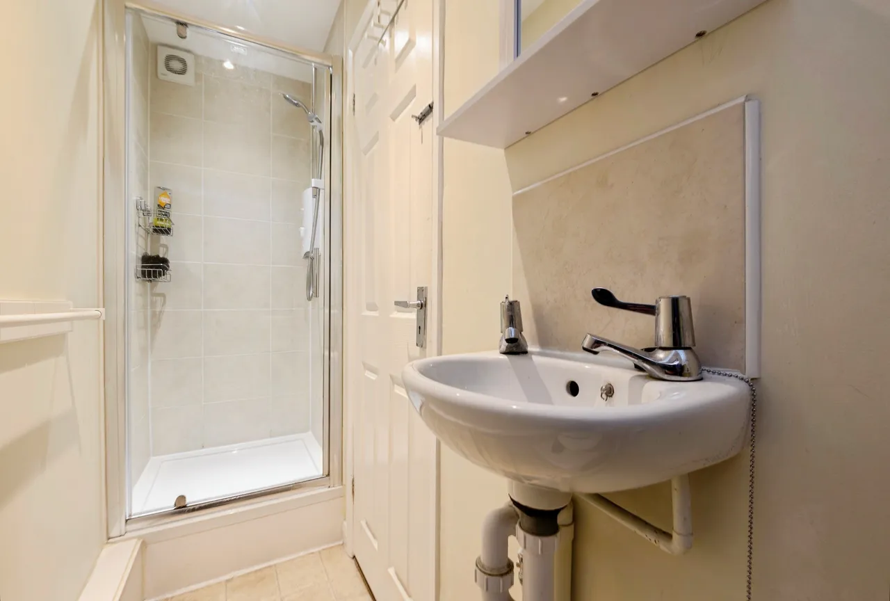 Garland Close, Exeter, EX4, photo 15