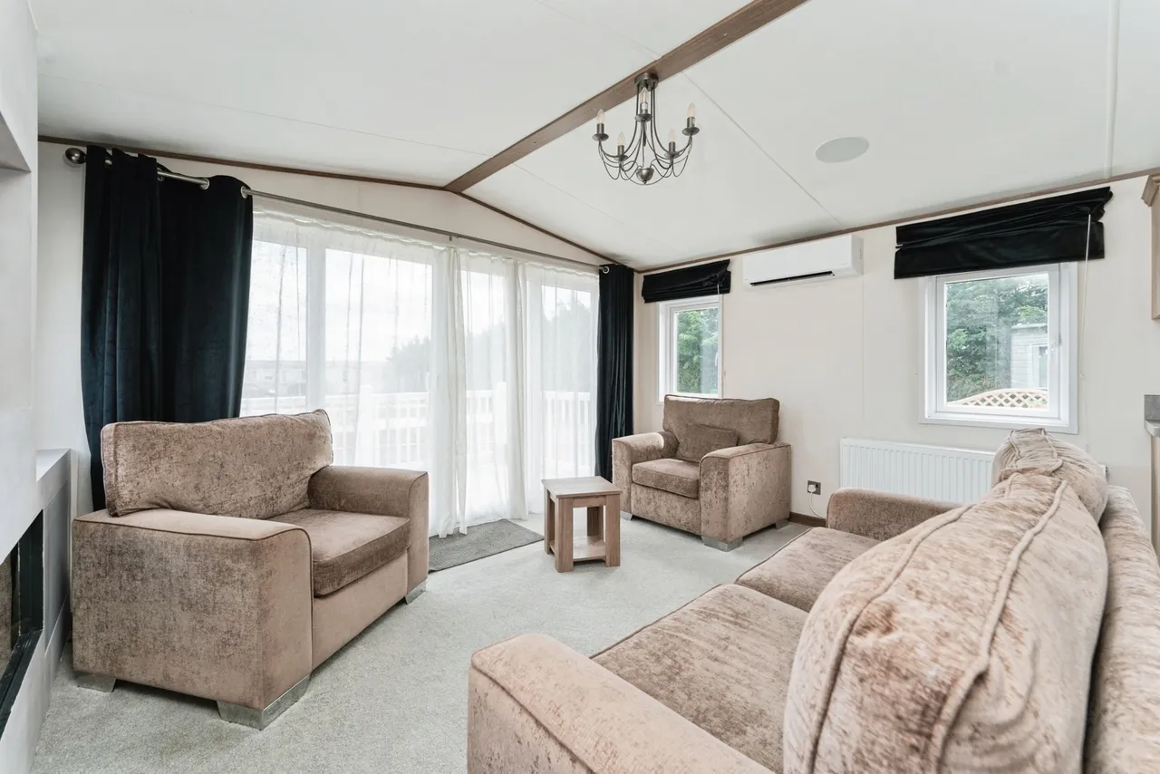RIVERSIDE BANK, Littleport, Ely, Cambridgeshire, CB6, photo 6