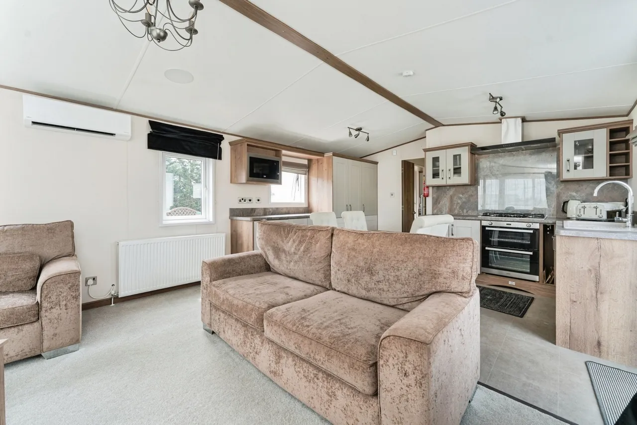RIVERSIDE BANK, Littleport, Ely, Cambridgeshire, CB6, photo 5