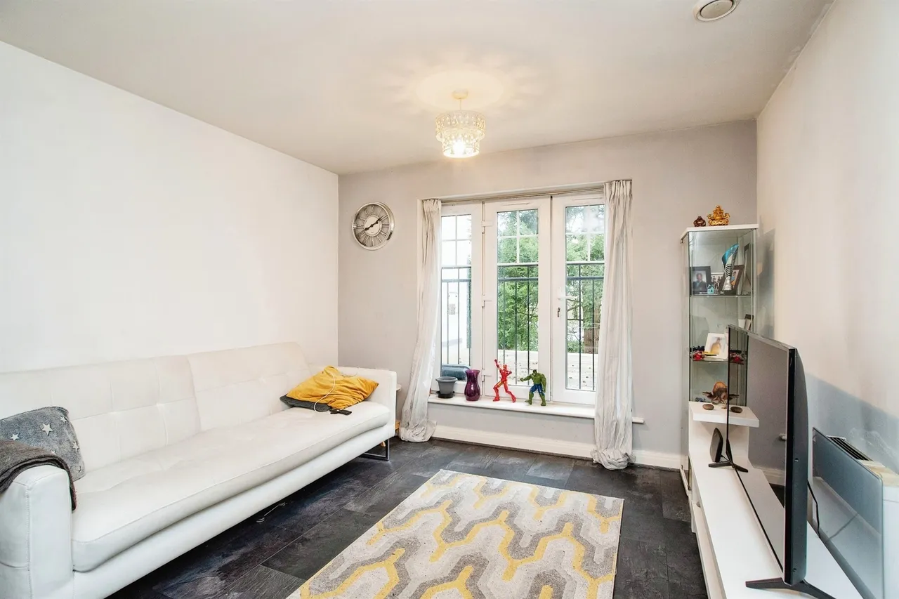 2 bed flat for sale — Colnhurst Road, Watford