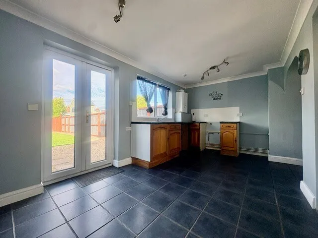 Gorse Hill, SN2, photo 4