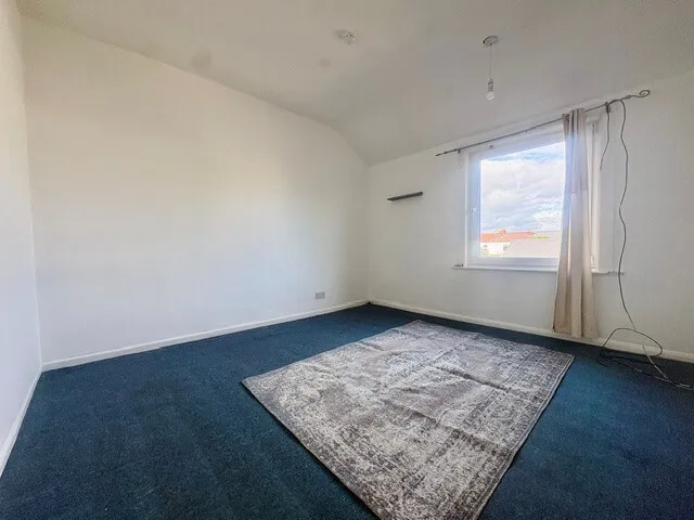 Gorse Hill, SN2, photo 13