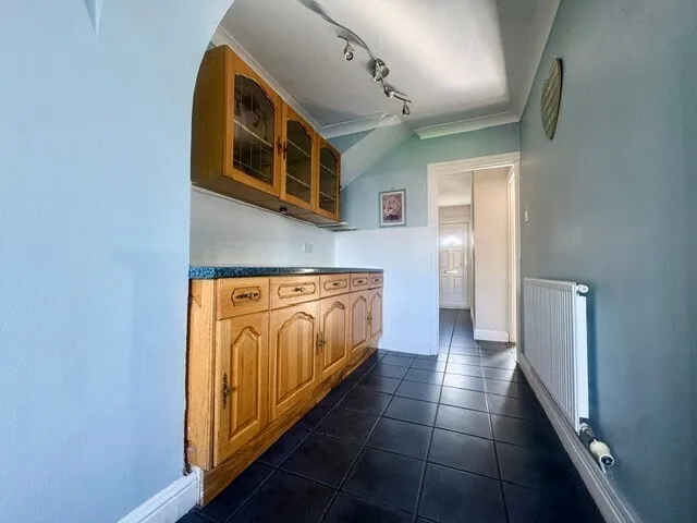 Gorse Hill, SN2, photo 6