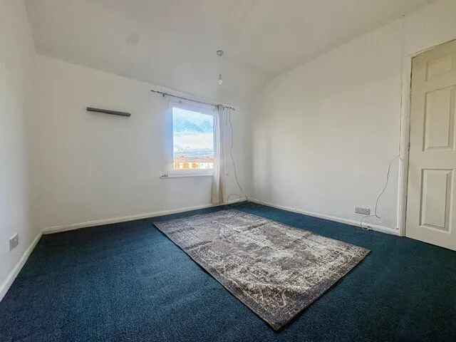 Gorse Hill, SN2, photo 14