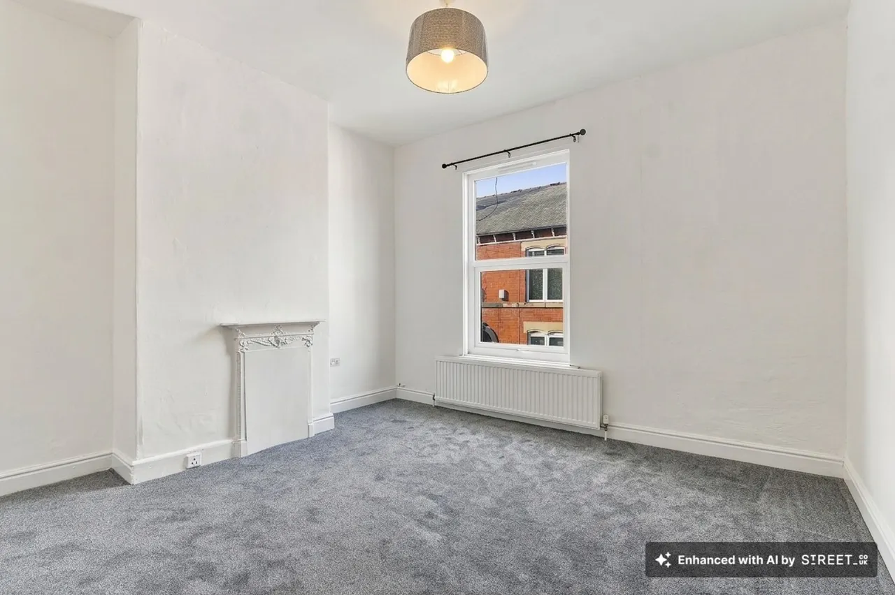 Grosvenor Square, Sheffield, S2, photo 9