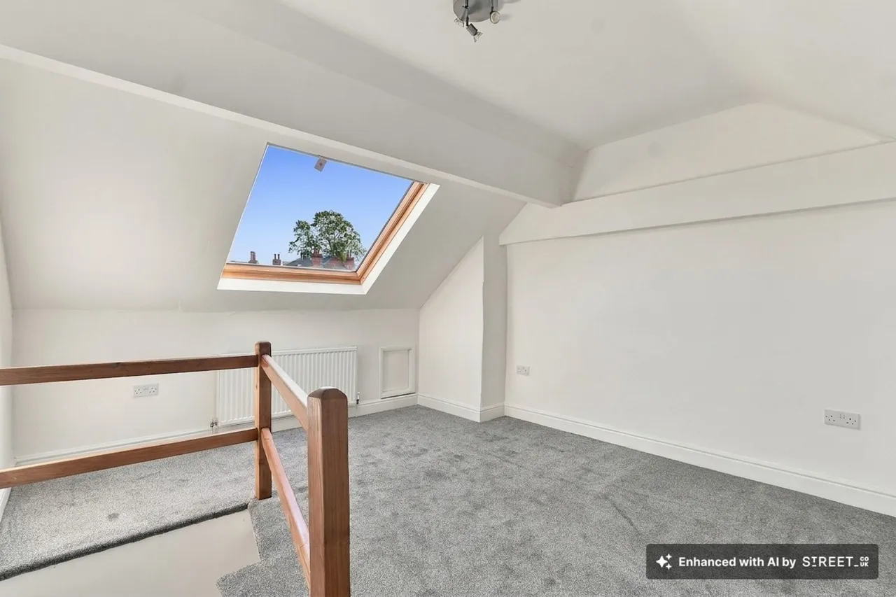 Grosvenor Square, Sheffield, S2, photo 8