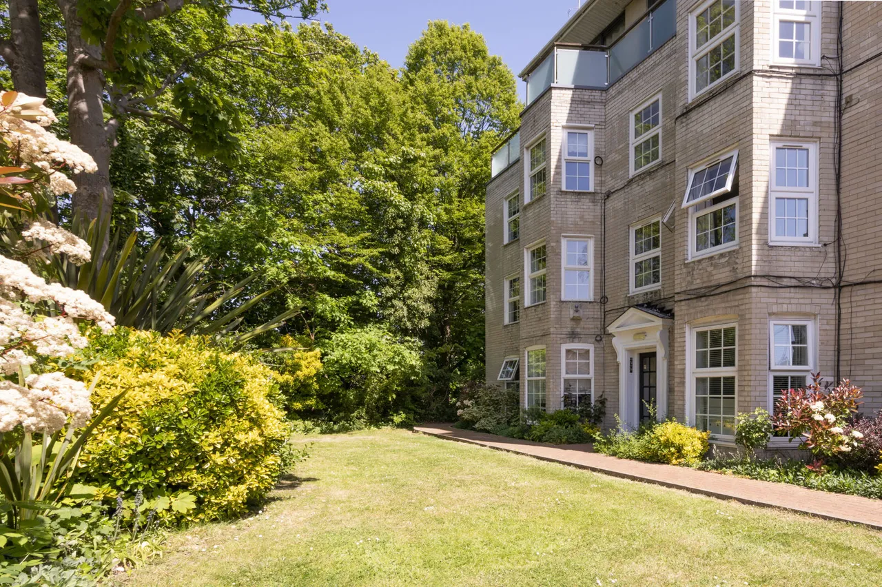West Barnes Lane, KT3, photo 2