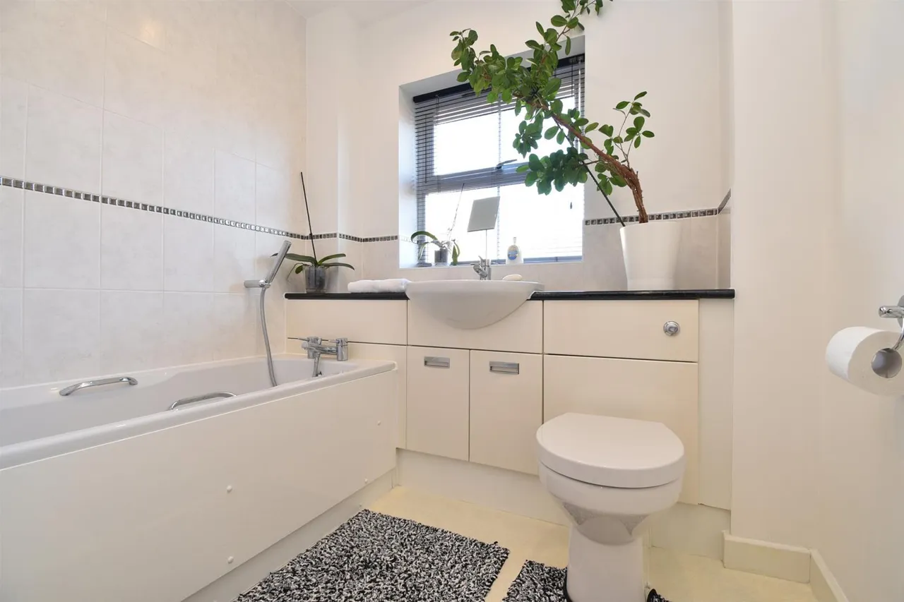 Cotswold Drive, Stevenage, Herts, SG1 6GT, photo 8