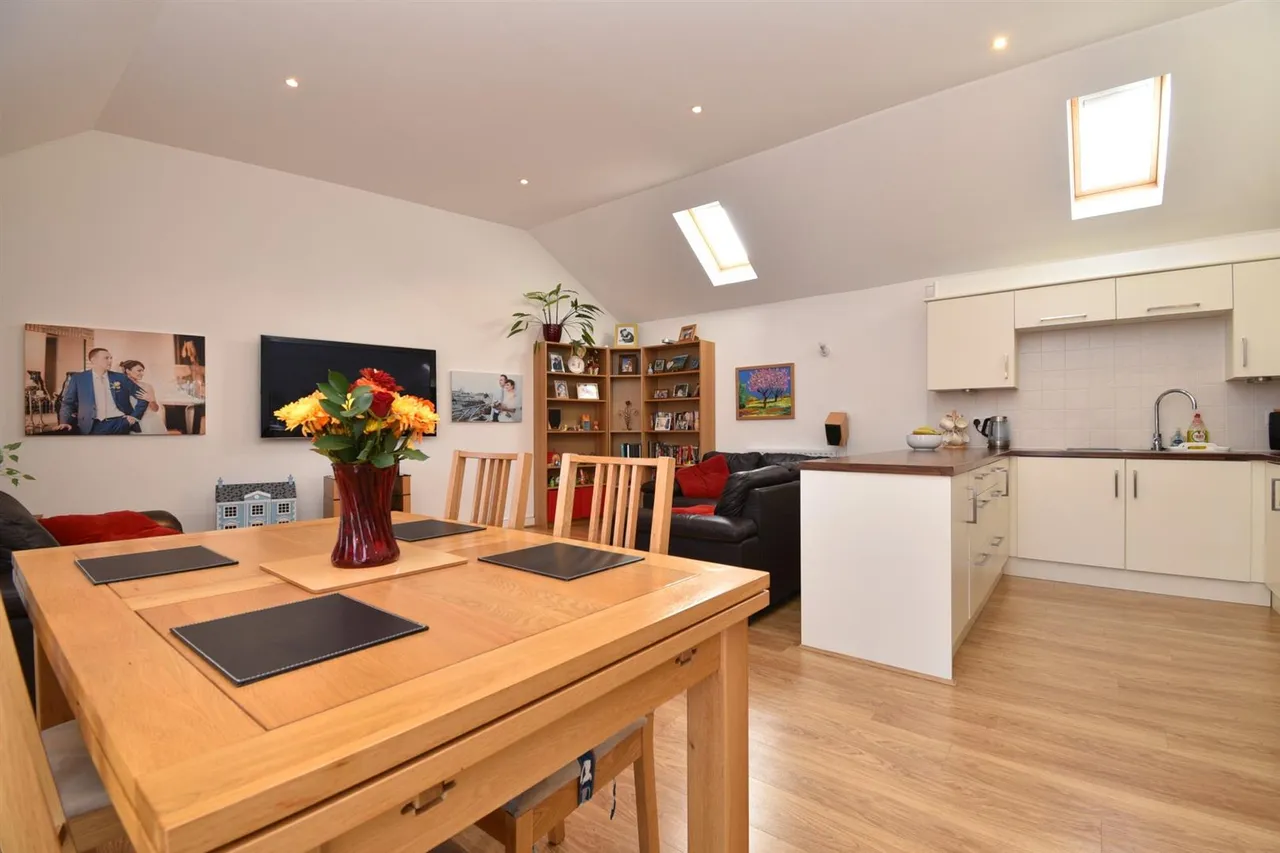 Cotswold Drive, Stevenage, Herts, SG1 6GT, photo 11