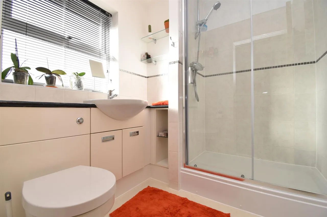 Cotswold Drive, Stevenage, Herts, SG1 6GT, photo 6