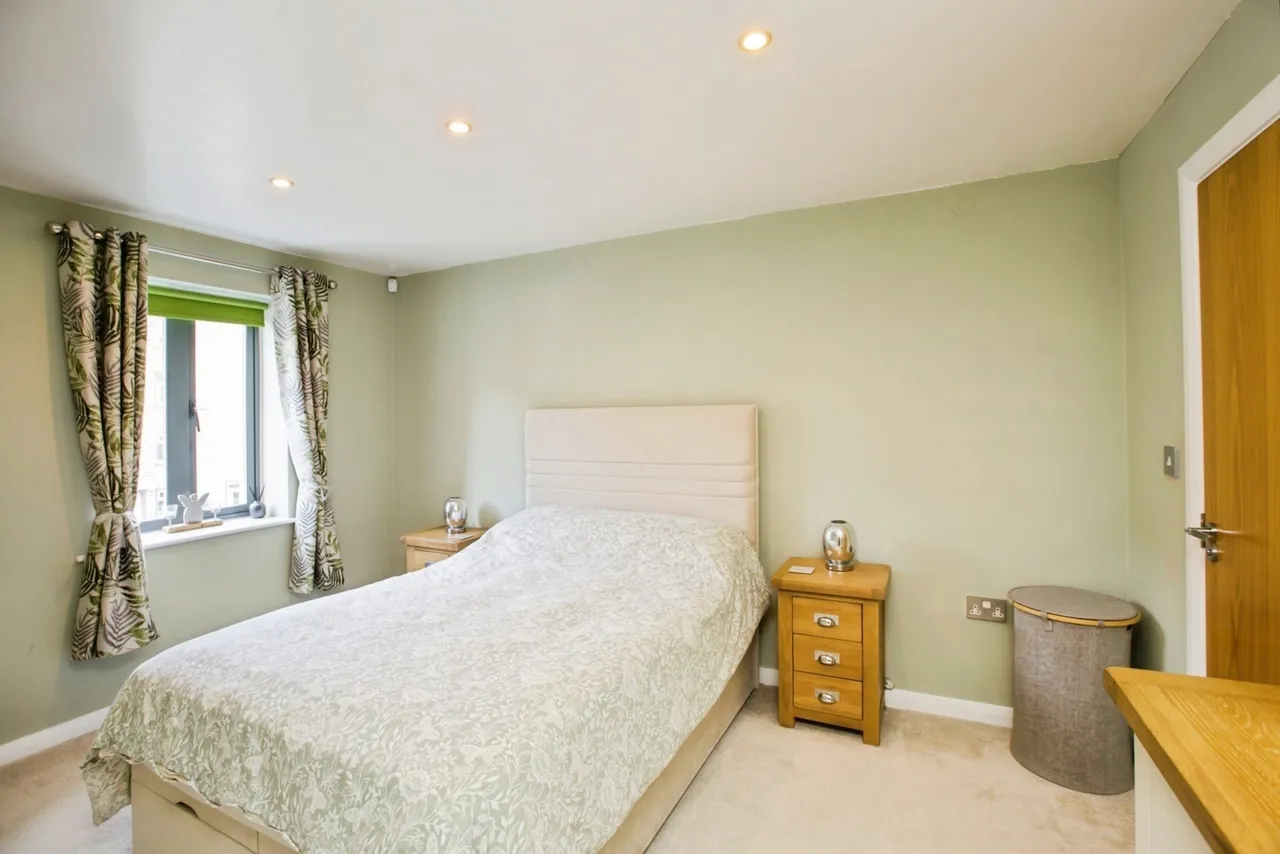 Oldham Road, Ripponden, HX6, photo 4