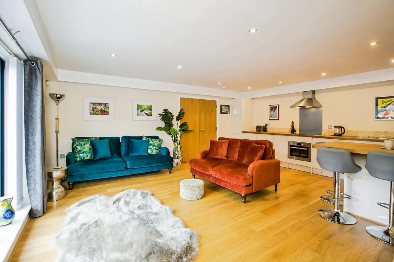 2 bed flat for sale, Oldham Road, Ripponden, HX6