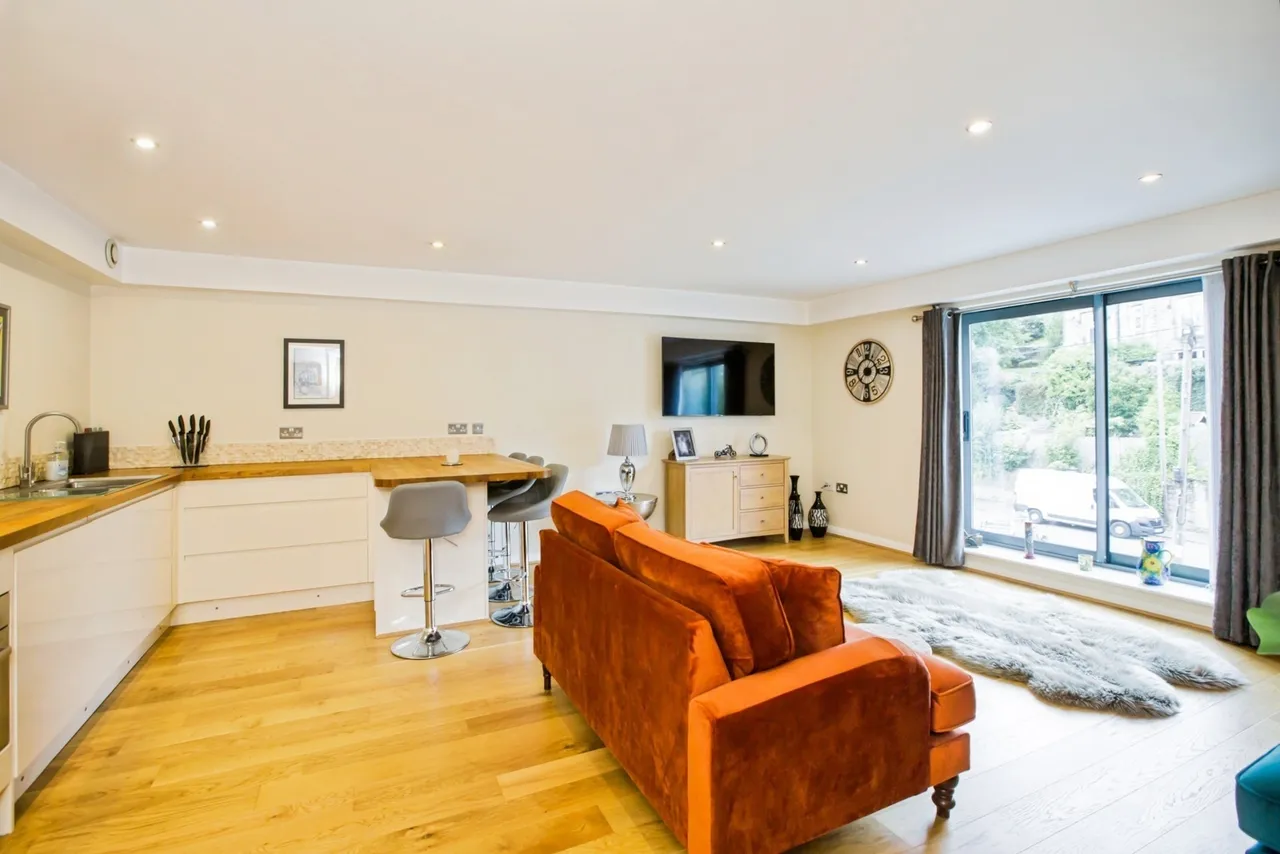 Oldham Road, Ripponden, HX6, photo 10