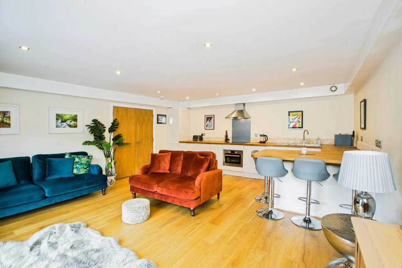 Oldham Road, Ripponden, HX6, photo 13