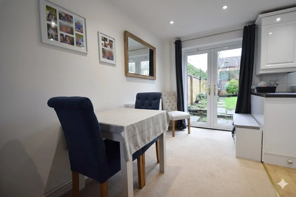 Tesimond Drive, Yateley, Hampshire, GU46 6FE, photo 5