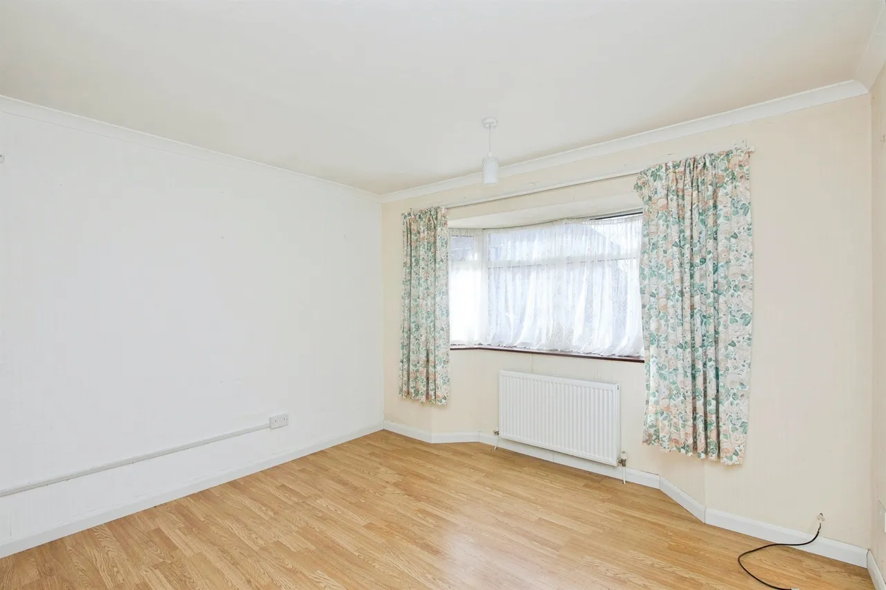 Laburnum Grove, Kingsway, DE22, photo 6