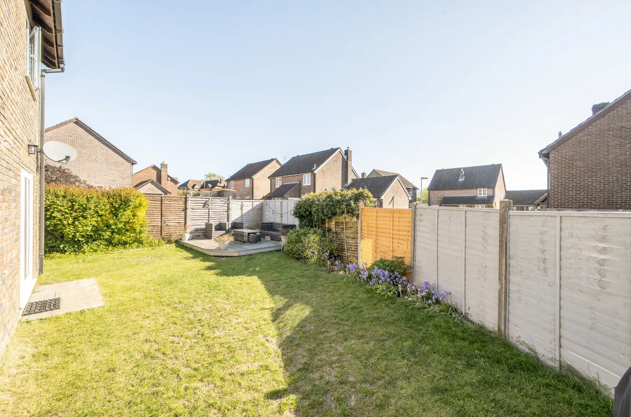Long Barrow Close, South Wonston, SO21, photo 13