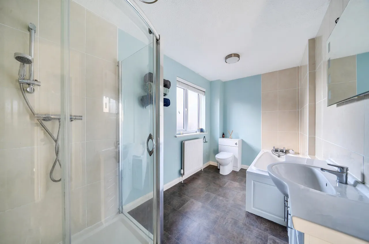 Long Barrow Close, South Wonston, SO21, photo 11