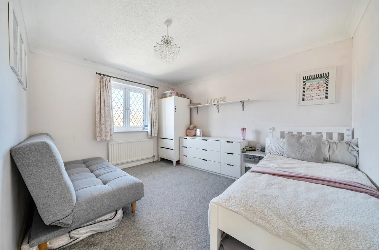 Long Barrow Close, South Wonston, SO21, photo 10