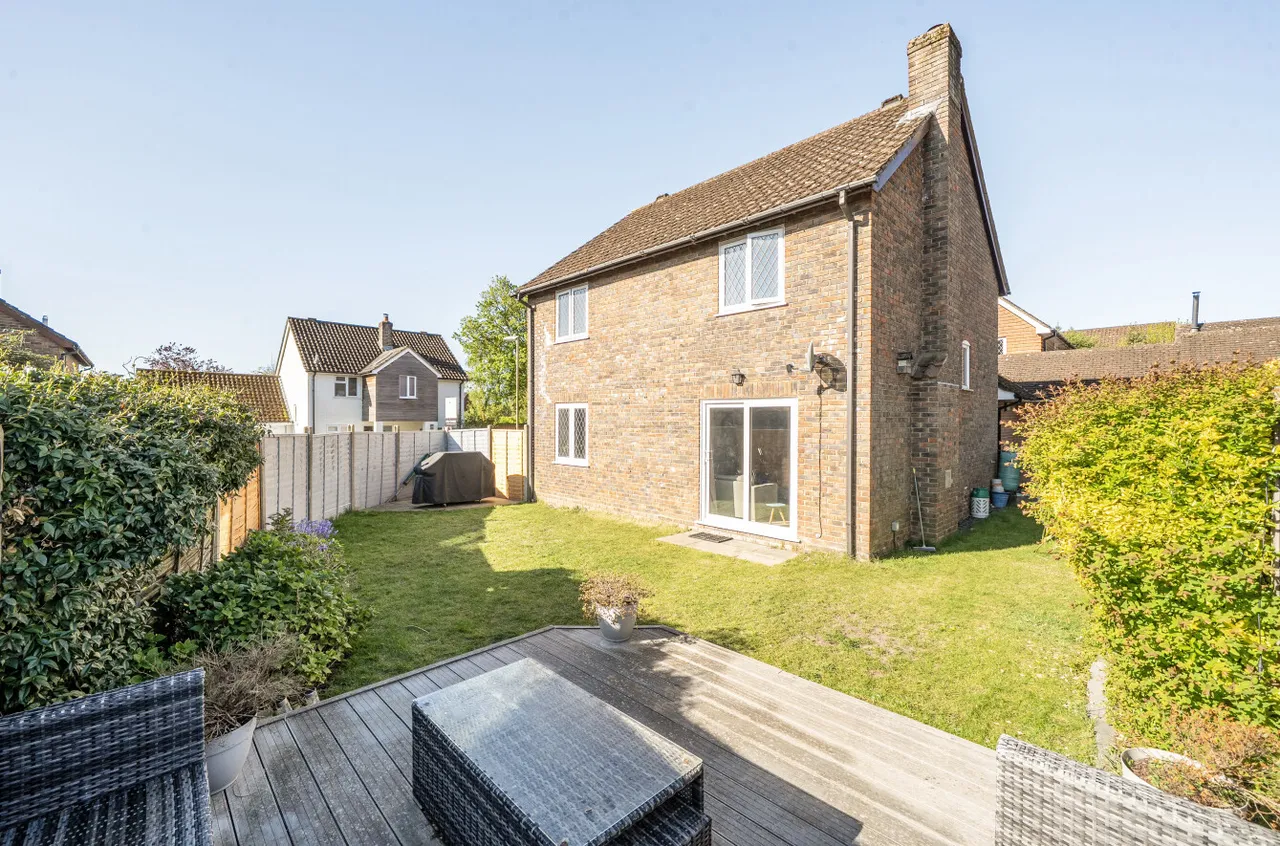 Long Barrow Close, South Wonston, SO21, photo 2