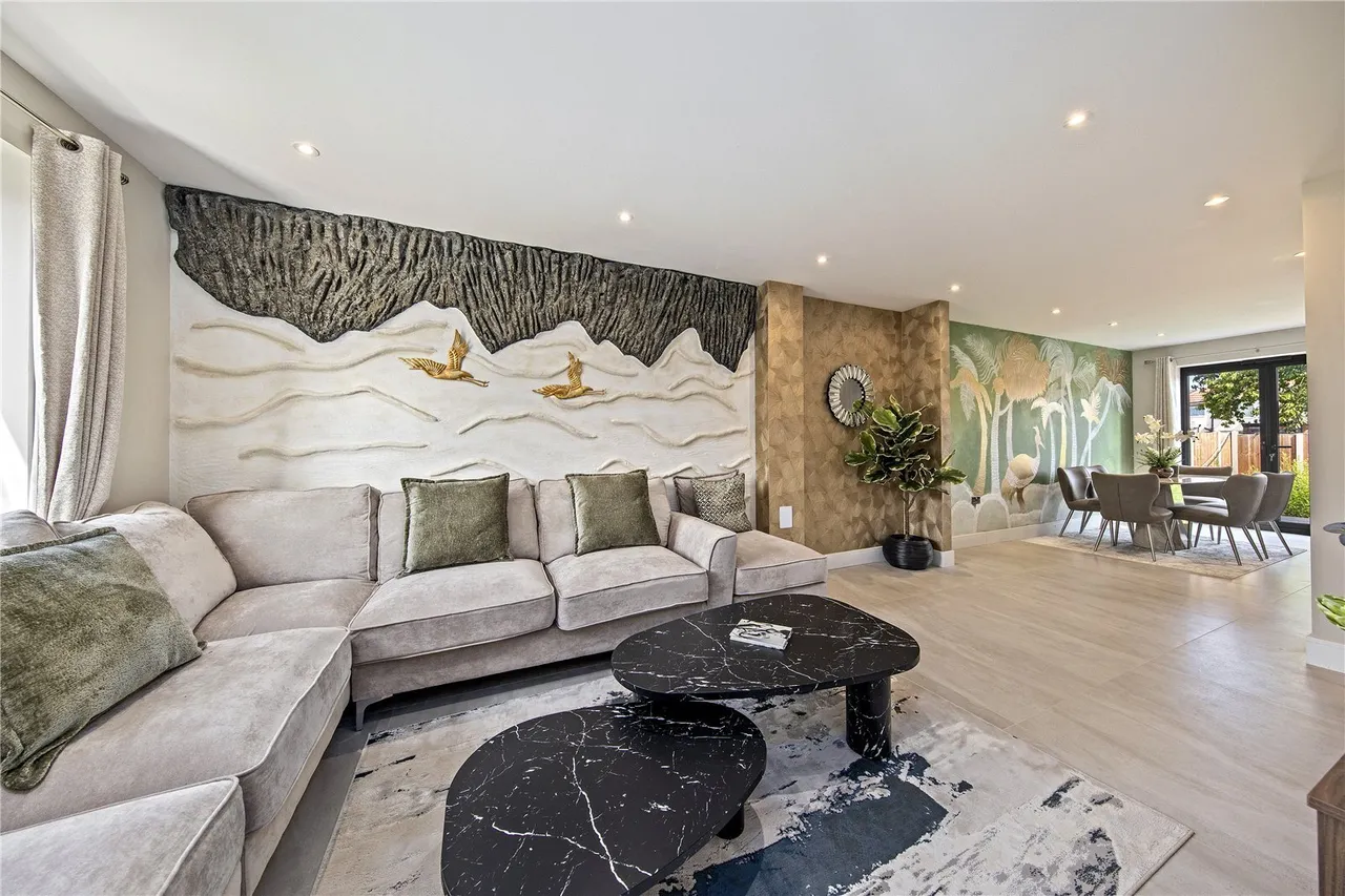 Field Road, Feltham, TW14, photo 2