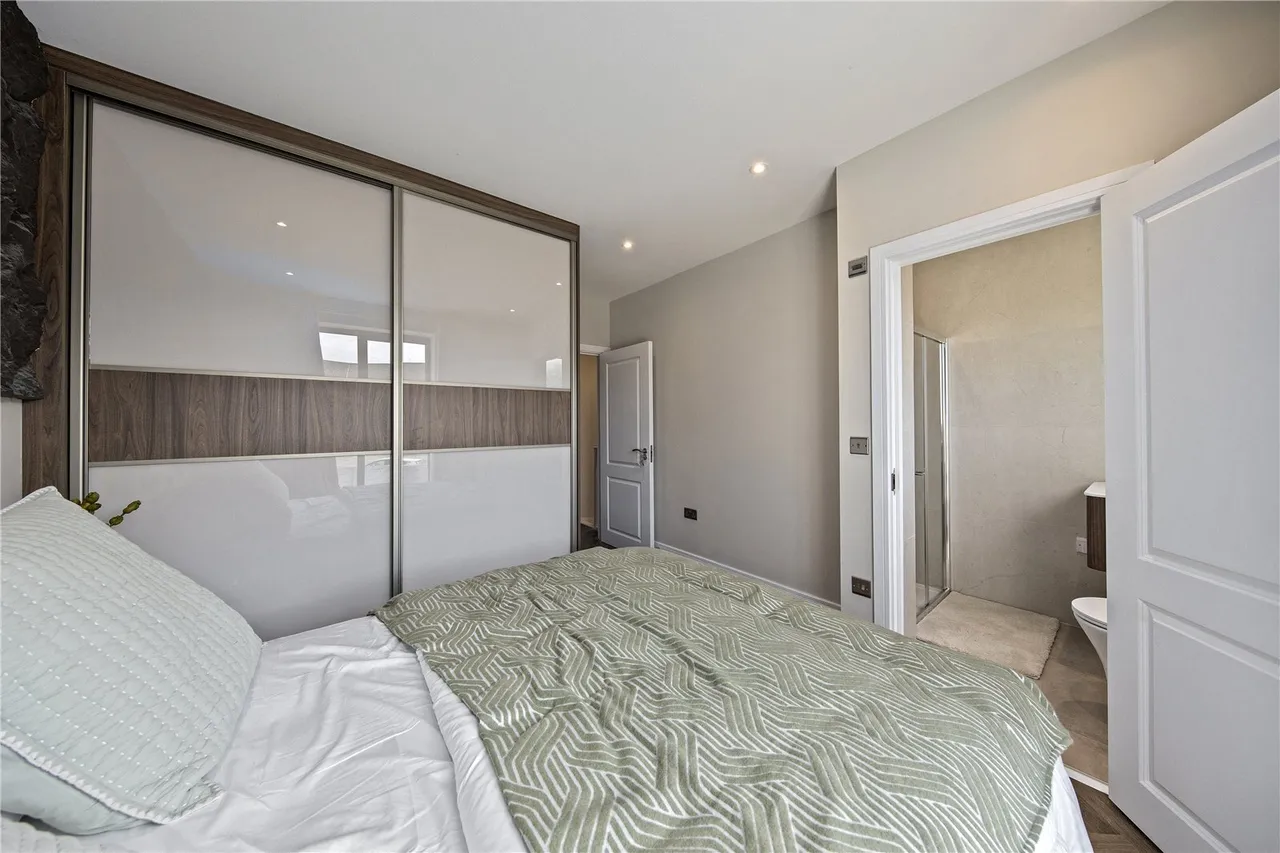 Field Road, Feltham, TW14, photo 10