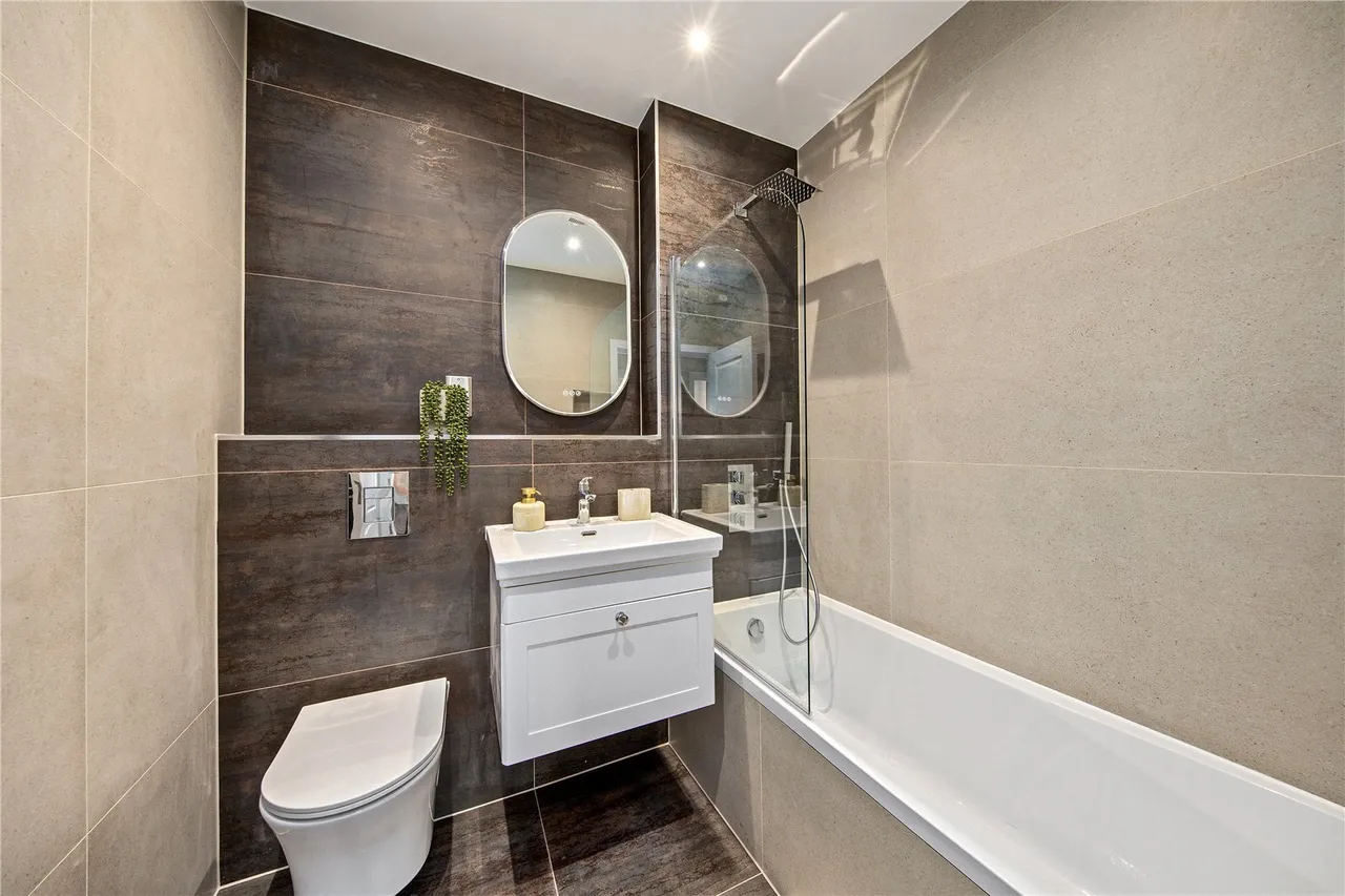 Field Road, Feltham, TW14, photo 14