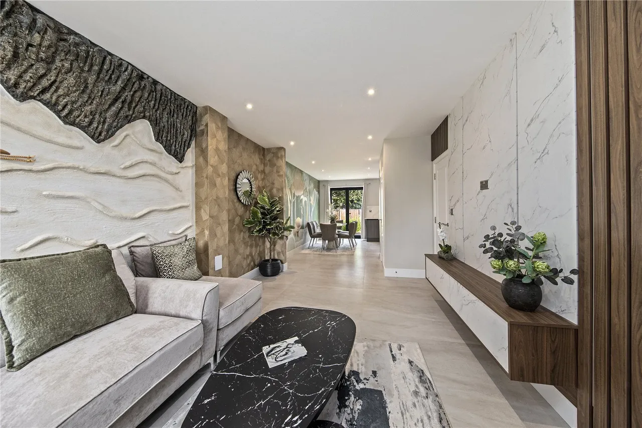 Field Road, Feltham, TW14, photo 6