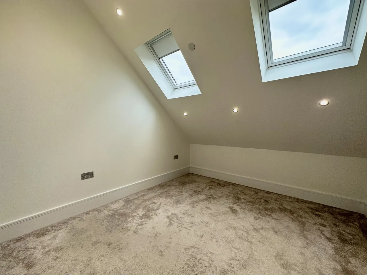 London Road, Aston Clinton, AYLESBURY, photo 9