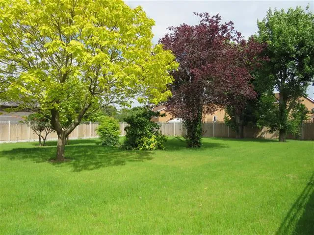 London Road, Aston Clinton, AYLESBURY, photo 10