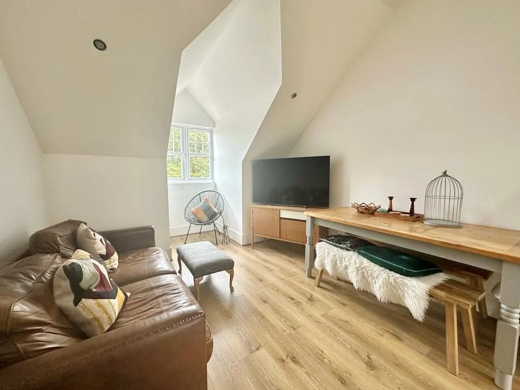 London Road, Aston Clinton, AYLESBURY, photo 2