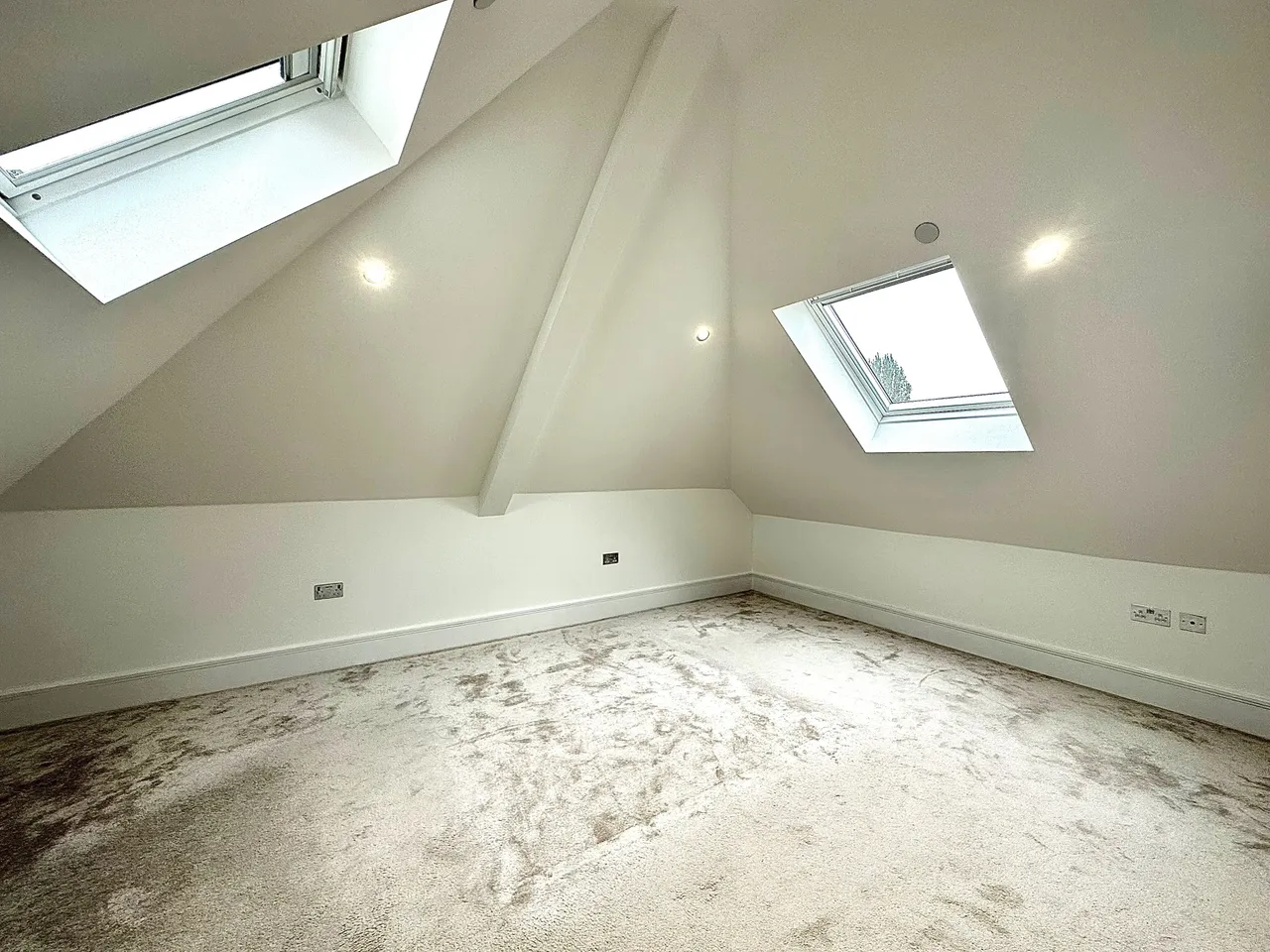 London Road, Aston Clinton, AYLESBURY, photo 8