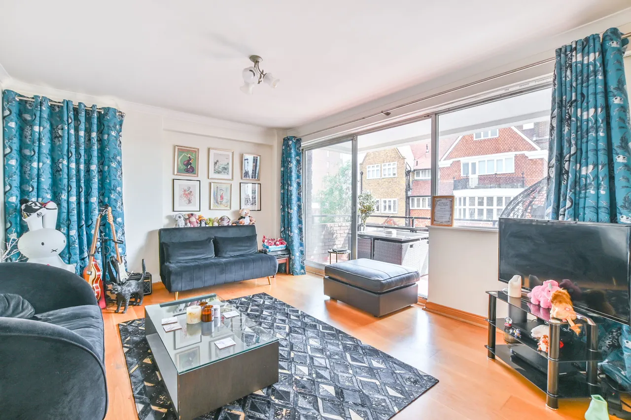 1 bed flat for sale — 61 Kensington Heights, 91-95 Campden Hill Road, London