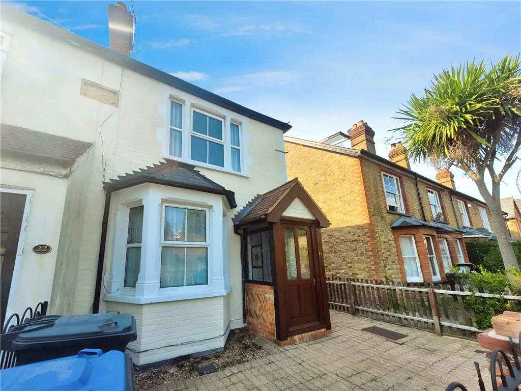 1 bed property to rent, Harvest Road, Englefield Green, TW20
