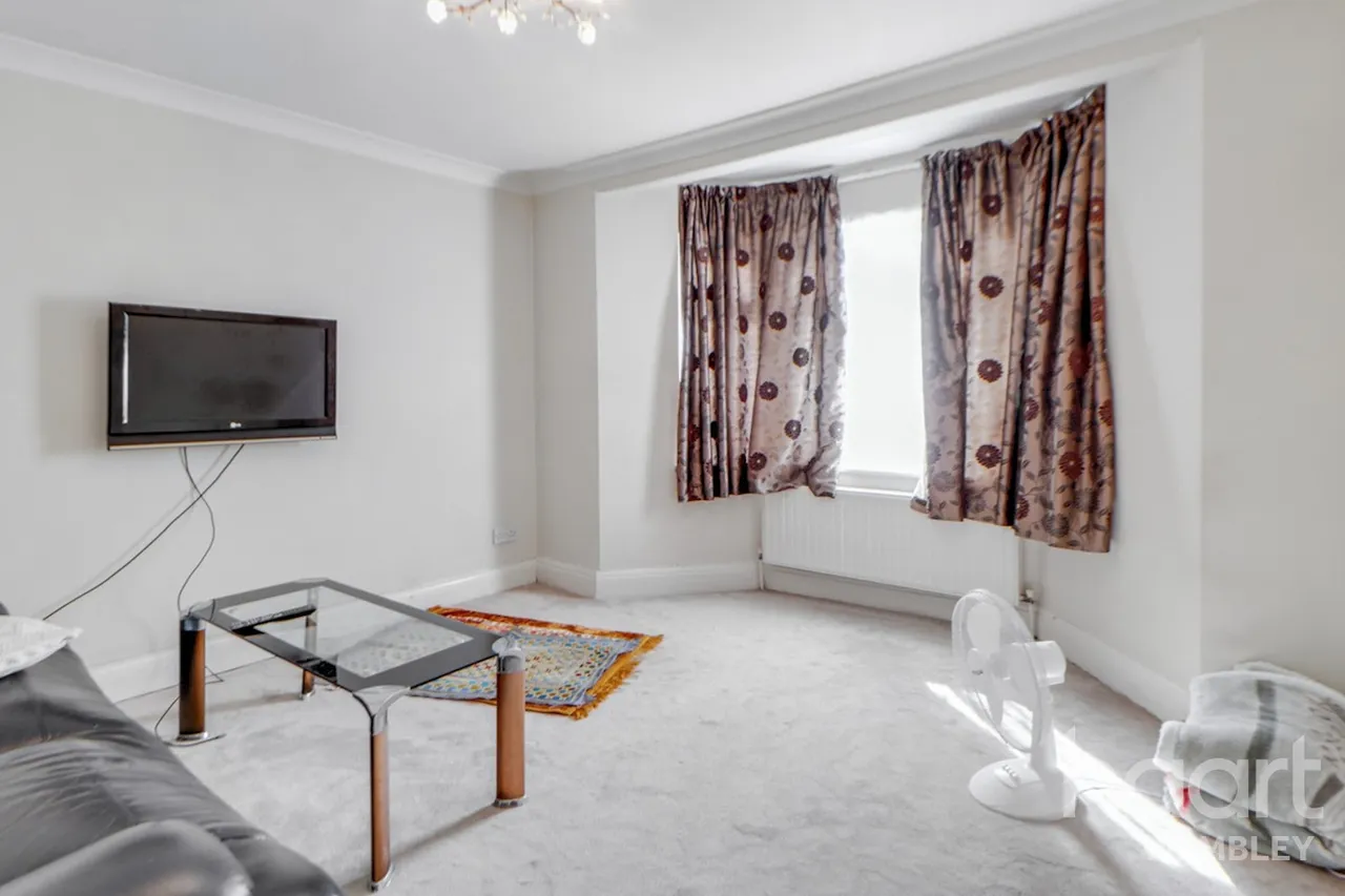 Kenwyn Drive, NW2, photo 2