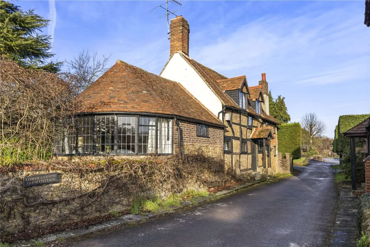 Lower Eashing, Godalming, Surrey, GU7 2QF, photo 6