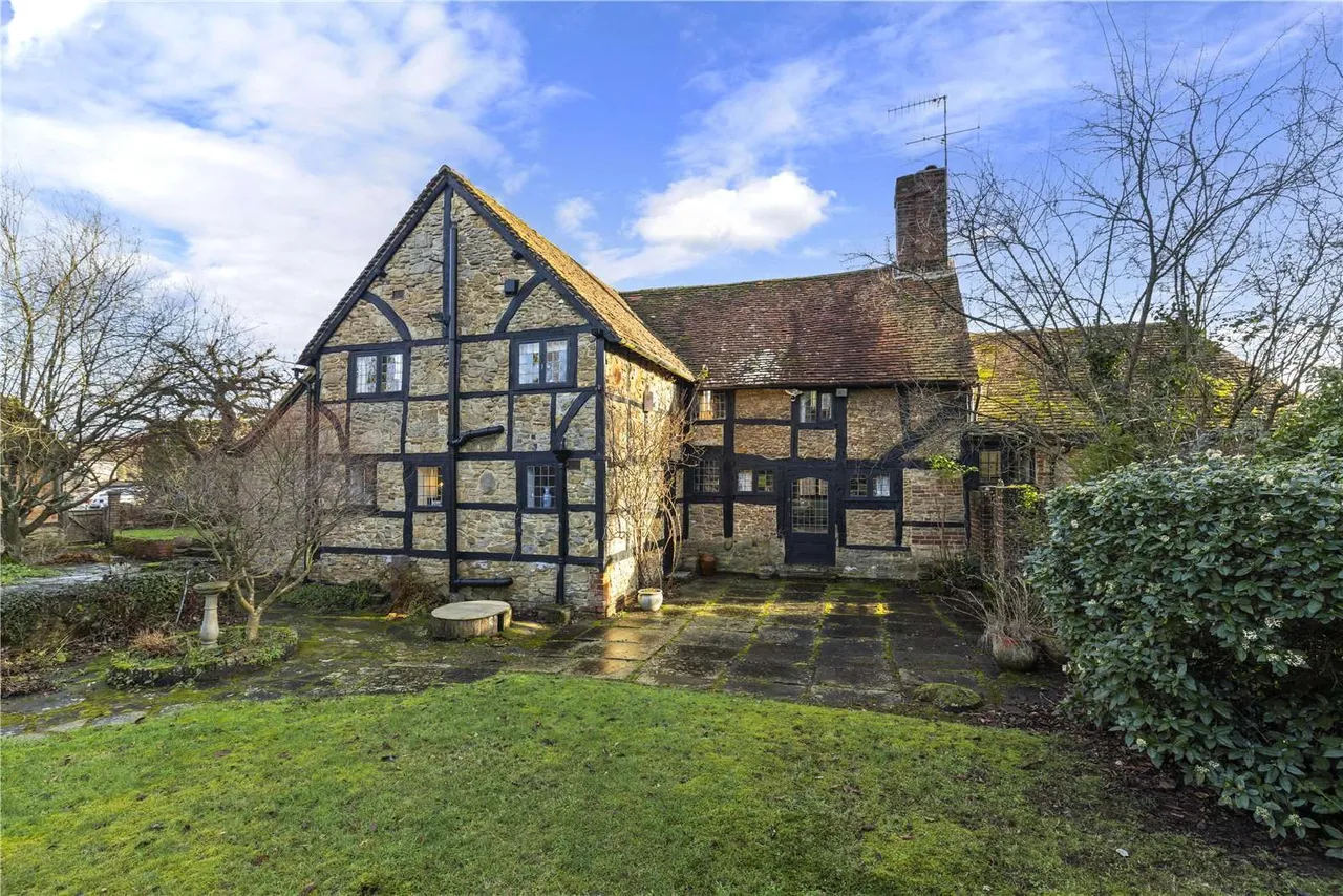 3 bed house for sale — Lower Eashing, Godalming, Surrey, GU7 2QF