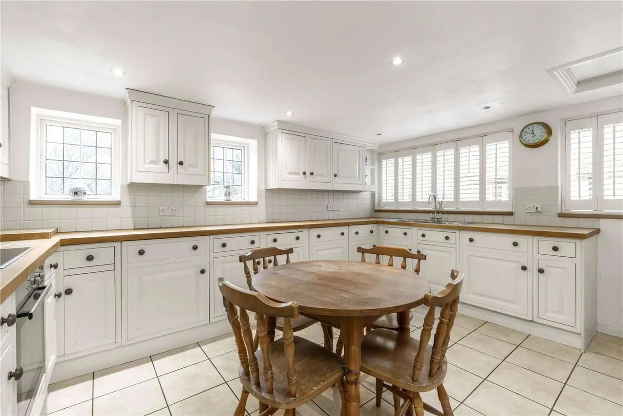Lower Eashing, Godalming, Surrey, GU7 2QF, photo 4