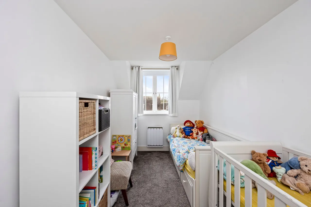 Middle Village, Haywards Heath, RH16, photo 11